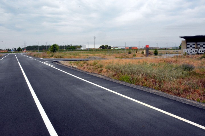 Nou vial que connecta la carretera LP-3322 que va de Mollerussa a Bellcaire d’Urgell amb el camí de Vila-sana per donar accés al Parc de Bombers