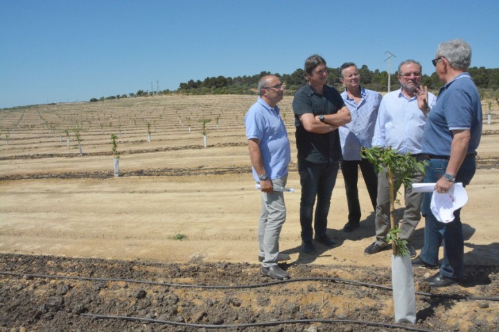 Reñé visita la finca de Maials
