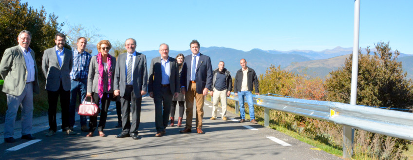 Reñe_visita_Vilanova_de_Banat_Artedo_001_SLI