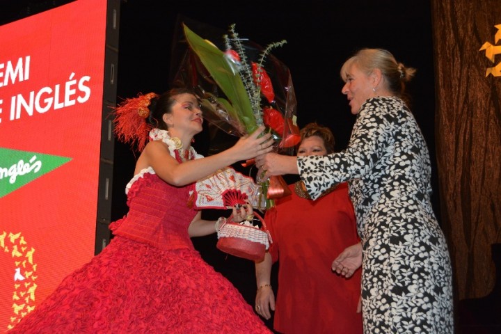 Concurs Nacional de Vestits de Papers