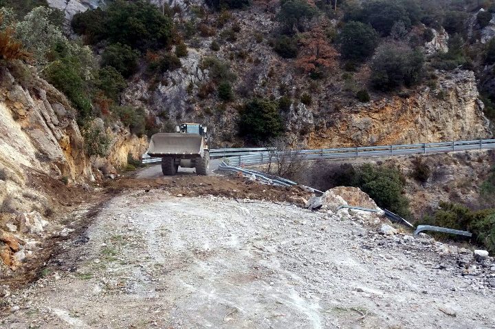 Treballs de neteja a Montant de Tost