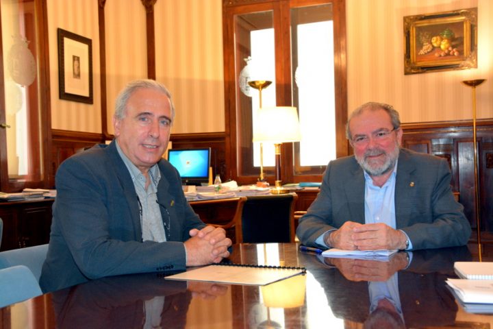 El president de la Diputació de Lleida, Joan Reñé, i l’alcalde de Vilanova de Bellpuig, Joan Trull